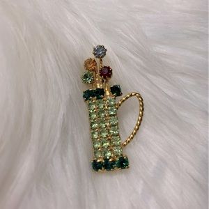 Golf clubs in bag accessory pin